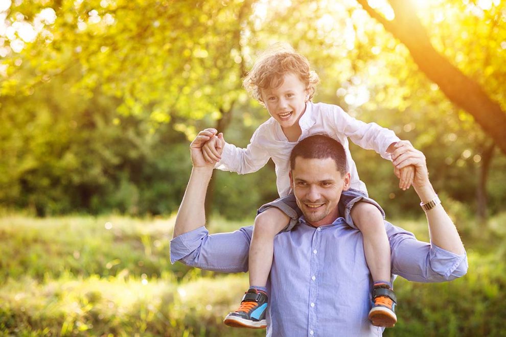 Come crescere un figlio maschio? Segui i consigli | MBenessere