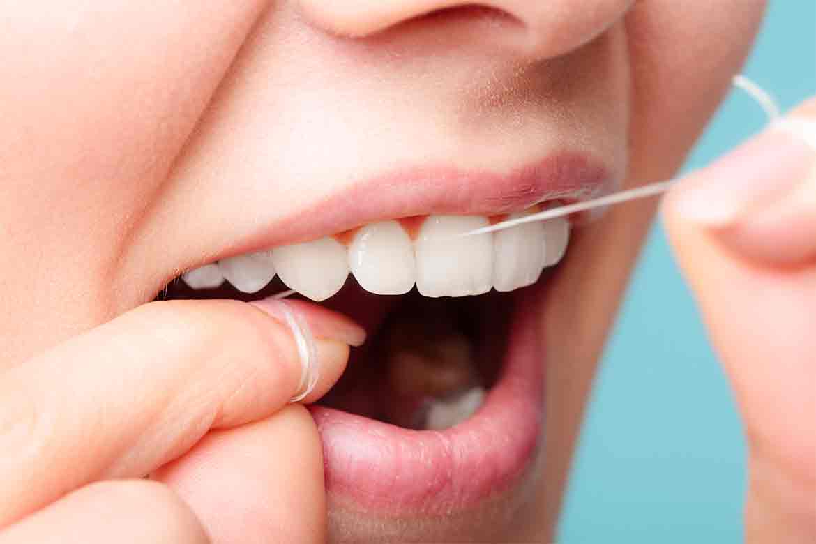 come si lavano i denti consigli