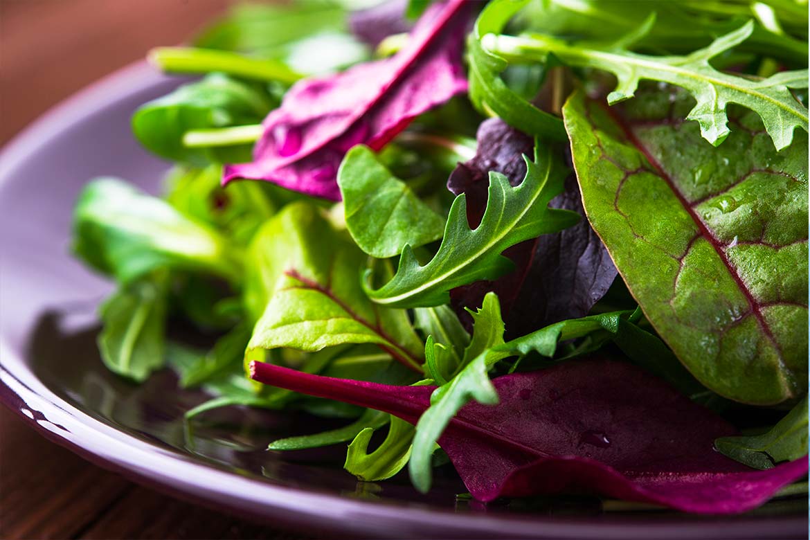 mal-di-mare-farlo-passare-mangiar-leggero-insalata