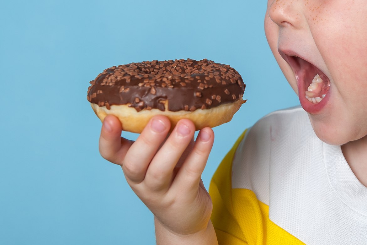 bambini-tristi-zucchero-alimentazione-mbenessere